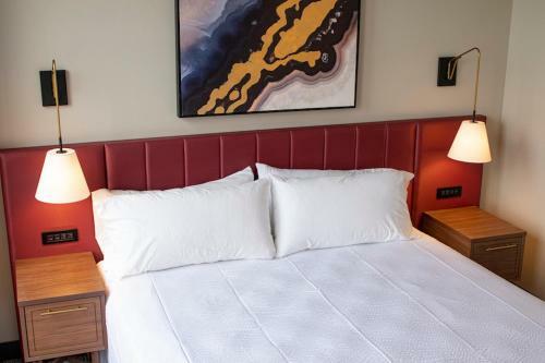 Blu-tique, Akron, A Tribute Portfolio Hotel