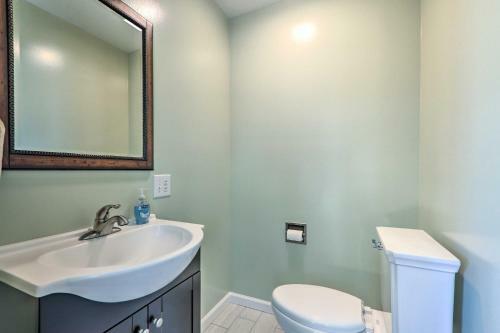 Dayton Home With Patio And Fire Pit About 6 Mi Dtwn!