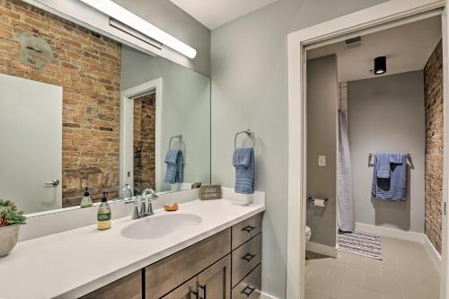 Apartamento Sleek Studio Near Dtwn Dining And Entertainment