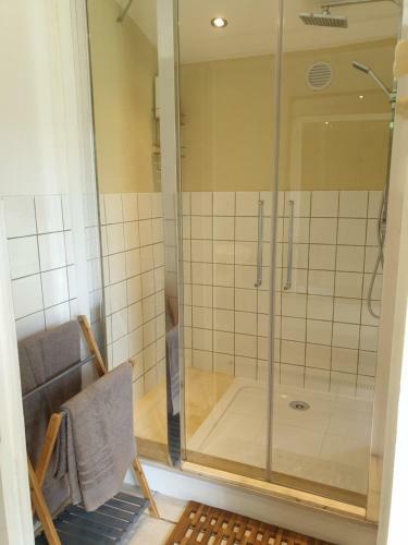 Bed & Breakfast Les Iris - Domaine Du Lac de La Vall�e