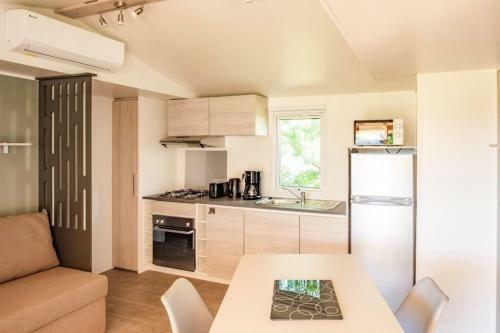 Mobile Home Ouireves Sn 1488 Facing The Mediterranean