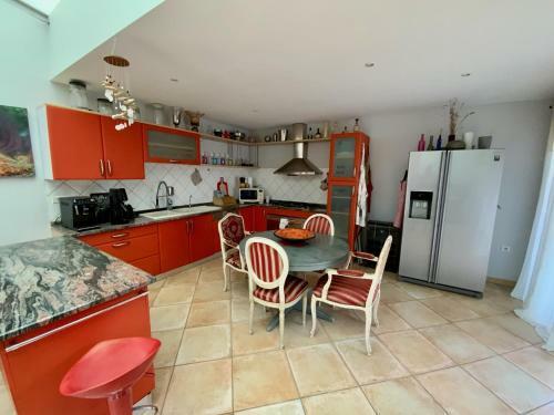 Groomi La Fabuleuse-villa Avec Piscine, Jacuzzi Et Sauna!