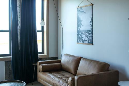Bowline Hotel