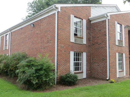 Motel Americourt Hotel And Suites - Elizabethton