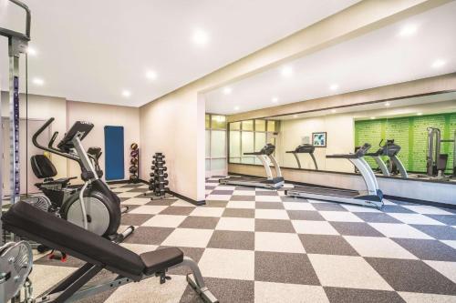 Hotel Country Inn & Suites Loudon
