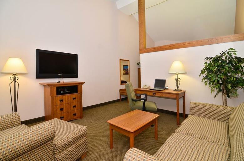 Hotel Best Western Plus Saddleback Inn And Conference Center