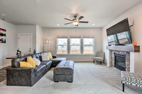 Redmond Family Home With Backyard And Fire Pit!