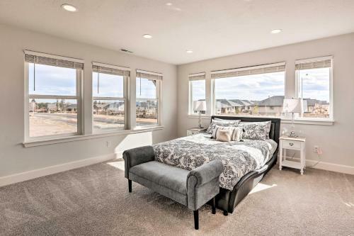 Redmond Family Home With Backyard And Fire Pit!