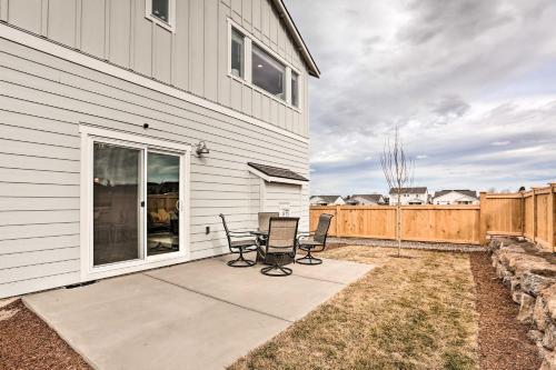 Redmond Family Home With Backyard And Fire Pit!