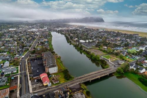 Bridgeport Condo #210