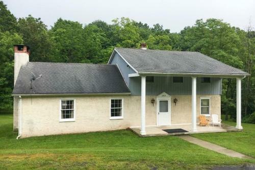 Serene Saxton Lodge 7 Mi To Lake Raystown!
