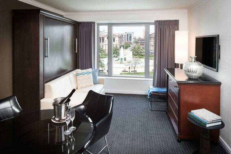 Hotel The Logan