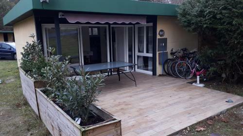 Bungalow Sous Les Pins Dans Village Vacances