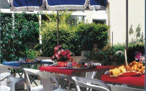 Hotel Tribe Paris Batignolles