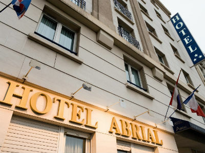 Hotel Tribe Paris Batignolles