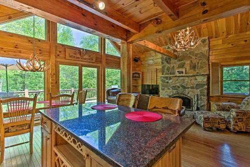 Deluxe Family Cabin With Game Room And Fire Pit!
