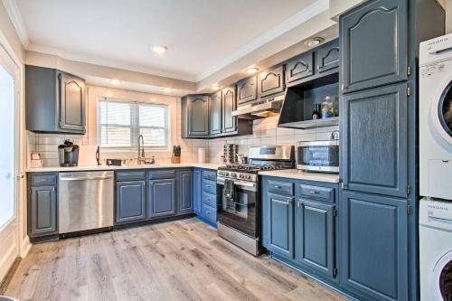 Chic Philadelphia Townhome With Fenced Yard!