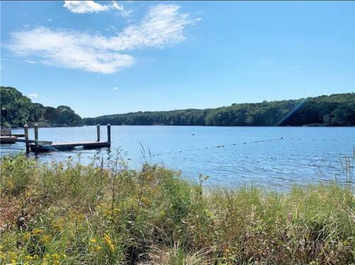 4 Bedroom Pettaquamscutt Lake Shores Home