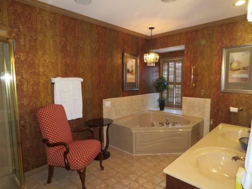Posada Altland House Inn & Suites