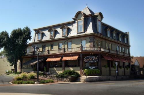 Posada Altland House Inn & Suites