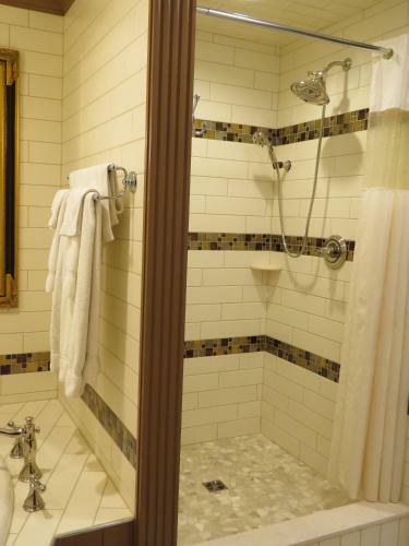 Posada Altland House Inn & Suites