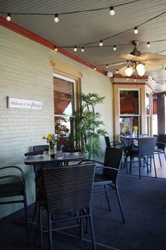 Posada Altland House Inn & Suites