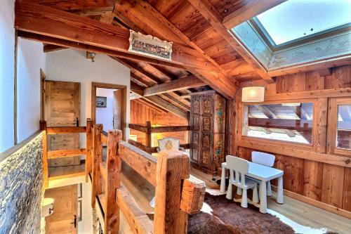 Warm & Cosy 3br Chalet W/ Fireplace In Nature