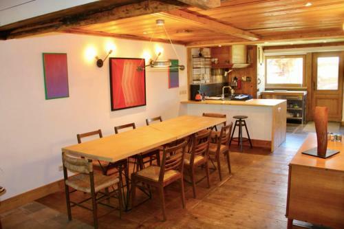 Charming Vintage Cottages With Balcony And Sauna