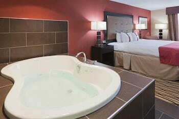 Holiday Inn Hotel & Suites Lima