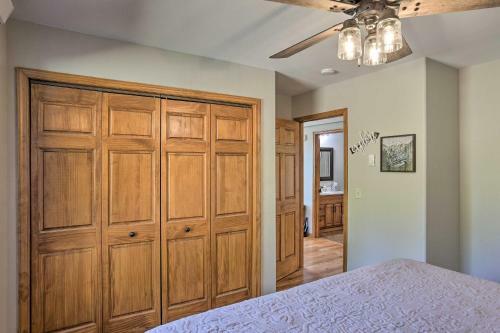 Spacious Lead Cabin With Game Room About 1 Mi Dtwn!