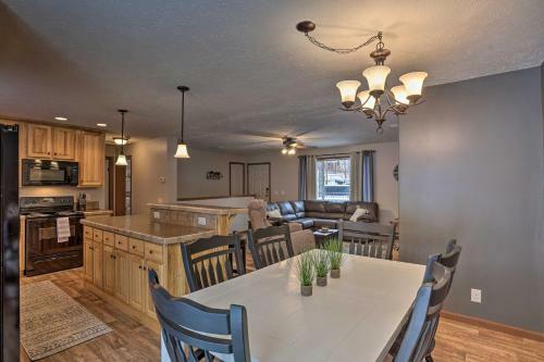 14a Getaway Family House With Large Deck!