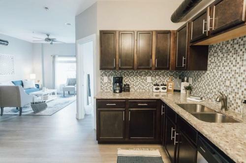 Apartamento Oasis On Main With Tempurpedic King Bed