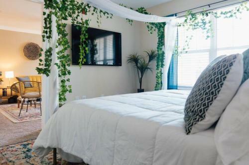 The Bohemian Escape Near Etsu- King Bed!