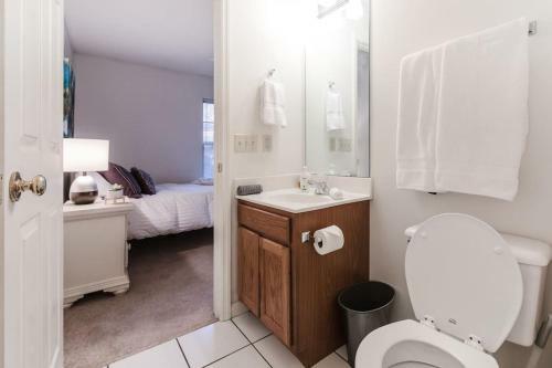Beautiful Boho Condo In Johnson City, Tn King Bed