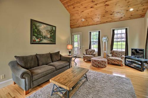 Lakefront Cottage With Private Double Dock