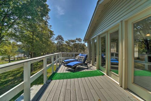 Family Home On Cumberland River With Boat Dock!