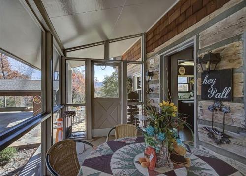 Far Horizons #416 By Aunt Bug's Cabin Rentals