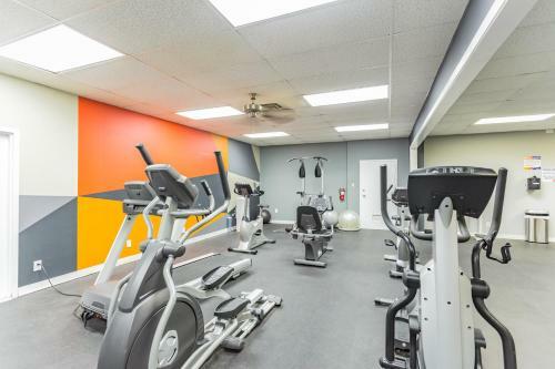 Apartamento Fully Furnished Downtown Studio - Walk Score 85