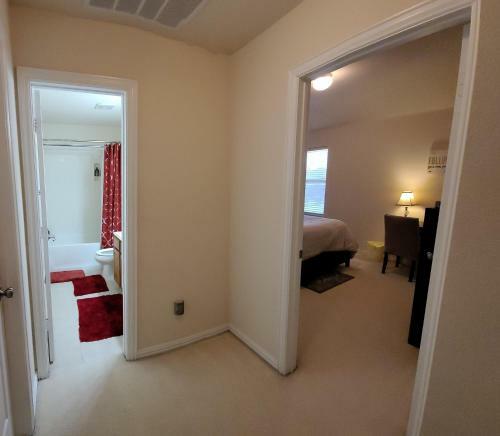 Quiet, Smoke Free, Pet Free House Near Everything