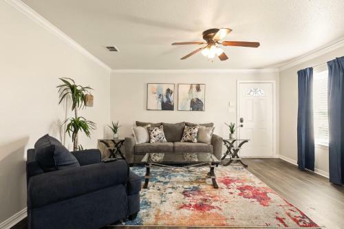 *double Apartment*spacious Units*heart Of Arlington