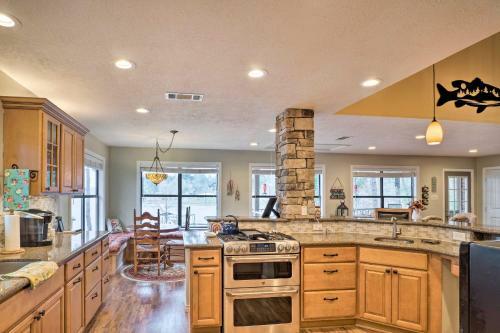 Lakefront Burkeville Gem With Boathouse And Dock!