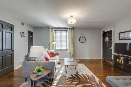 Apartment By Vandy Minutes To Downtown -102