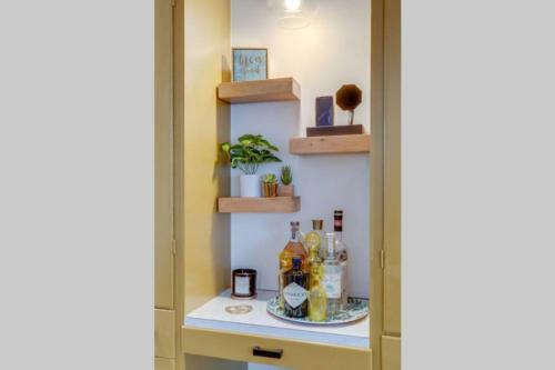Apartamento Vibrant Modern Studio Within 2 Miles Of Downtown!