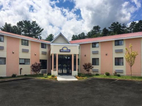 Motel White Lake Inn And Tavern