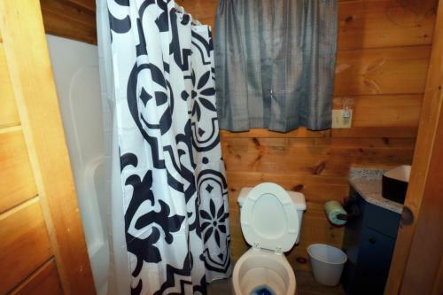 Songbird 1 Bedroom Honeymoon Cabin