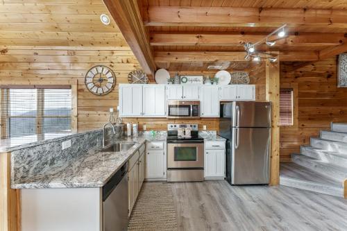 High Expectations - Mountain View, Game Room, Hot Tub