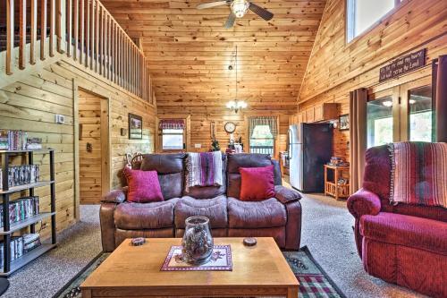 Cozy Sevierville Home 15 Mi To Pigeon Forge!