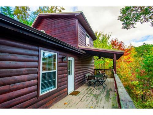 Papa Bear - Private With Hot Tub, Pool Table, And View