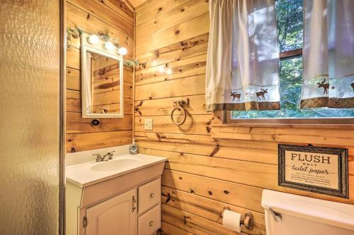 Tranquil Sevierville Cabin With Private Hot Tub