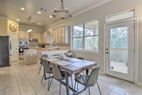 Airy Villa With Gas Grill, Deck And Lake Views!